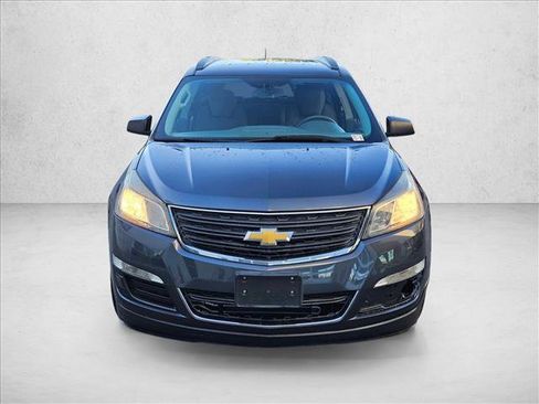 Used 2014 Chevrolet Traverse LS image 2