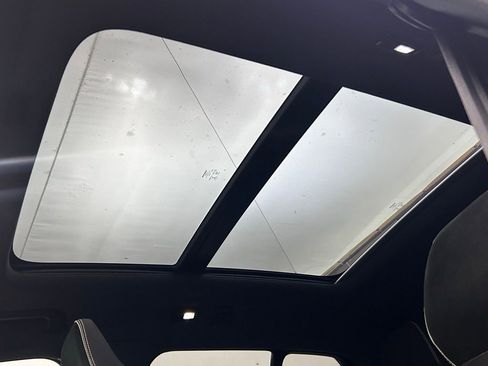 Used 2023 Volvo XC40 Recharge Plus image 23