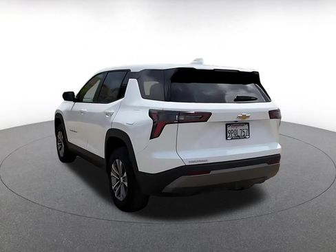 Used 2025 Chevrolet Equinox LT FWD image 9