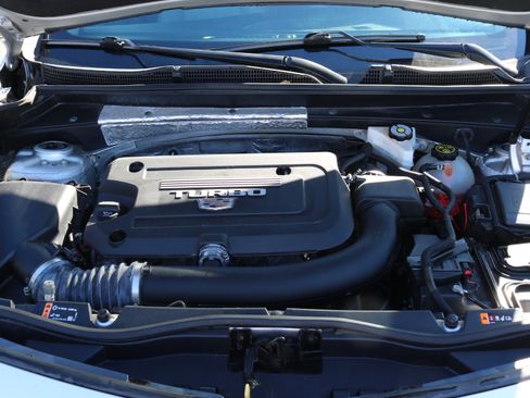 Used 2021 Cadillac XT4 Luxury w/ Cold Weather Package image 40