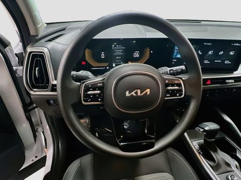 Certified 2024 Kia Sorento LX FWD image 11