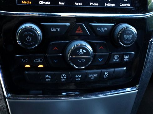 Used 2021 Jeep Grand Cherokee Limited image 10