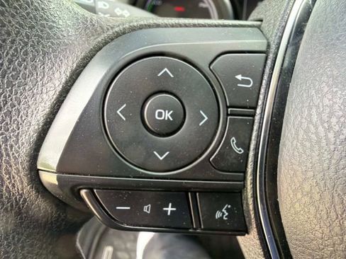 Used 2020 Toyota Camry LE FWD image 30