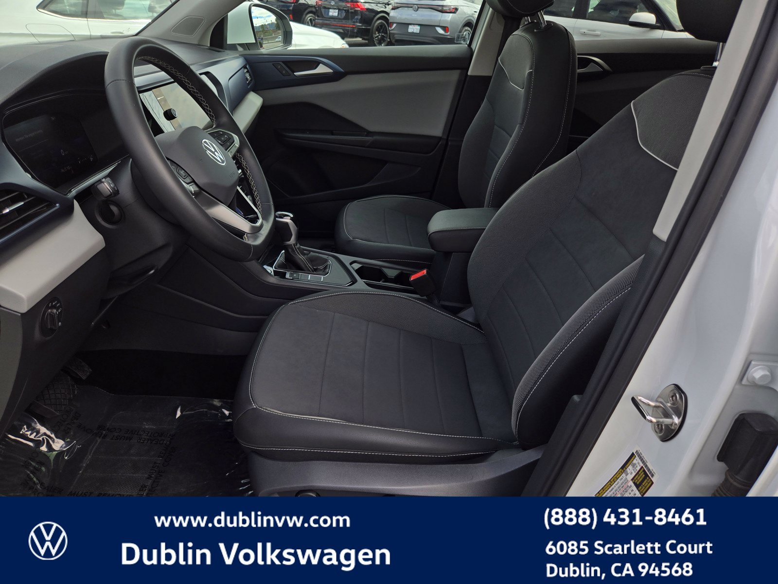 Certified 2023 Volkswagen Taos SE w/ Panoramic Sunroof Package FWD image 16