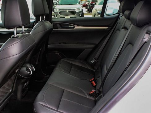 Used 2024 Alfa Romeo Stelvio Ti image 37