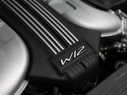 Used 2020 Bentley Flying Spur W12 image 19