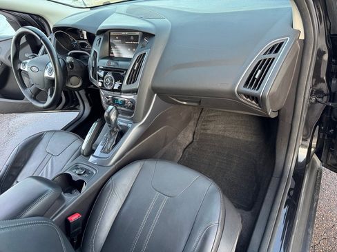 Used 2014 Ford Focus Titanium image 31