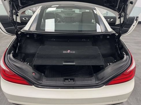 Used 2016 Mercedes-Benz SL 550 w/ Driver Assistance Package image 34