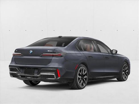 New 2026 BMW i7 M70 image 2