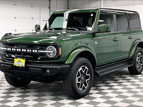 Used 2025 Ford Bronco Outer Banks AWD/4WD image 11