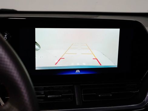 Used 2025 Chevrolet Trax RS w/ Sunroof Package image 14