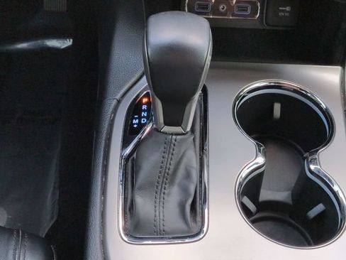 Used 2020 Jeep Grand Cherokee Altitude RWD image 19