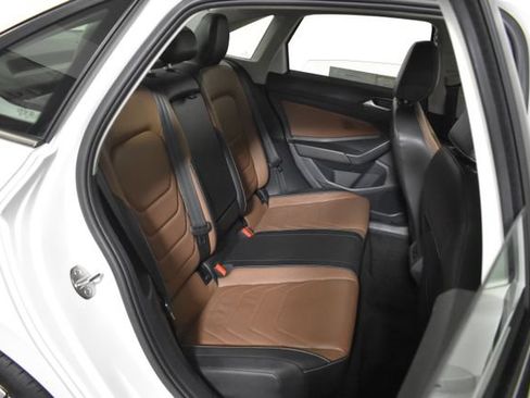 Used 2025 Volkswagen Jetta SEL FWD image 31