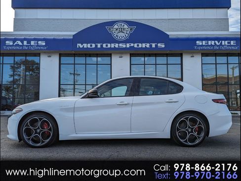Used 2022 Alfa Romeo Giulia Veloce image 1