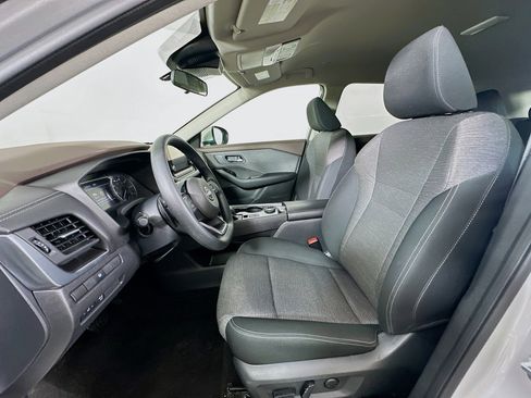 Used 2023 Nissan Rogue SV image 13