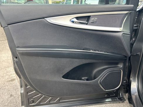 Used 2020 Lincoln Nautilus FWD image 35