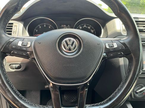 Used 2017 Volkswagen Jetta SE FWD image 21