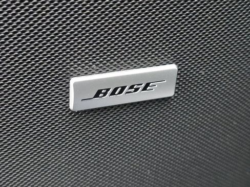 Used 2025 Chevrolet Suburban High Country image 32