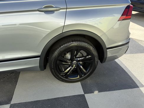 Used 2023 Volkswagen Tiguan SE R-Line image 12