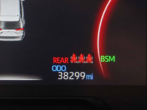 Used 2023 Toyota RAV4 XLE w/ Convenience Package FWD image 16