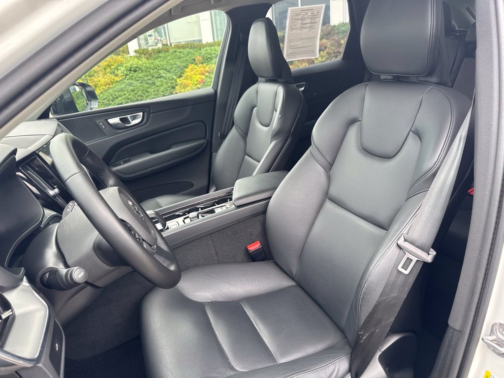 Used 2025 Volvo XC60 B5 Plus w/ Climate Package AWD/4WD image 19