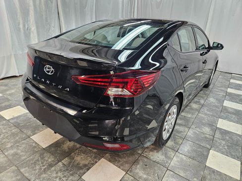 Used 2019 Hyundai Elantra SE image 5