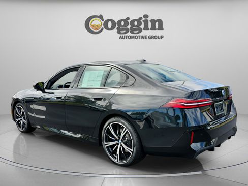 New 2026 BMW 530i w/ M Sport Package RWD image 4