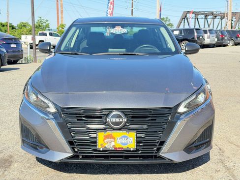 Used 2024 Nissan Altima 2.5 SV FWD image 94