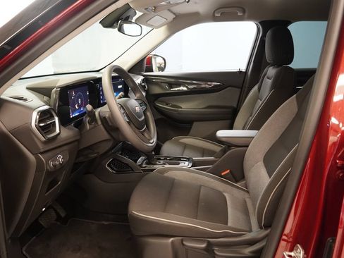 Used 2024 Chevrolet TrailBlazer LT AWD/4WD image 4