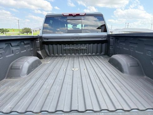 Used 2024 GMC Sierra 2500 AT4X AWD/4WD image 8