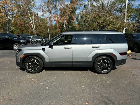 Used 2025 Hyundai Santa Fe SEL image 2