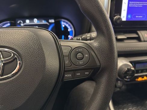 Used 2025 Toyota RAV4 XLE image 28
