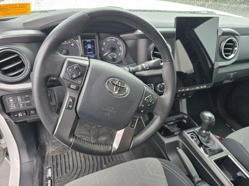 Used 2020 Toyota Tacoma TRD Off-Road image 19