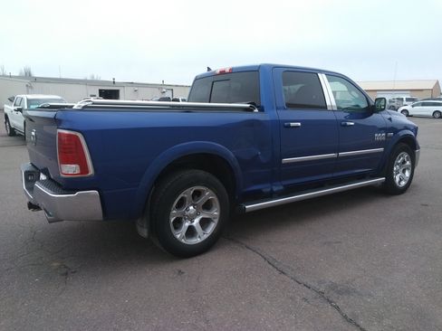 Used 2017 RAM 1500 Laramie w/ Convenience Group AWD/4WD image 5