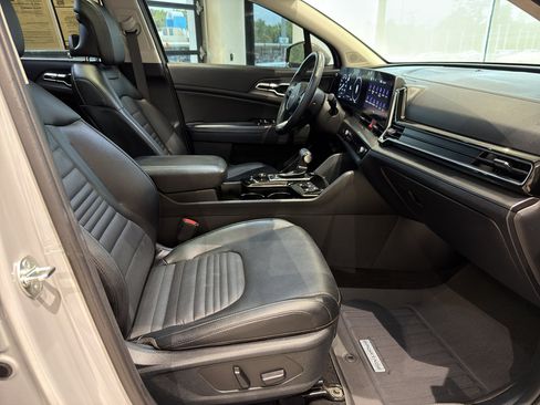 Certified 2025 Kia Sportage SX FWD image 26