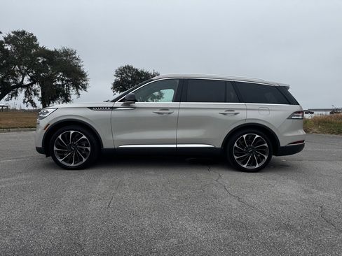 Used 2020 Lincoln Aviator Reserve w/ Equipment Group 202A image 2