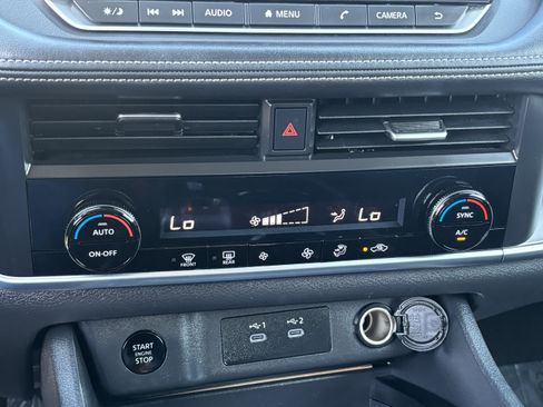 Used 2025 Nissan Rogue SV FWD image 20