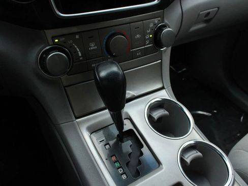 Used 2013 Toyota Highlander 4WD Hybrid image 32