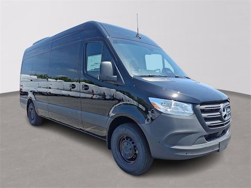 New 2025 Mercedes-Benz Sprinter 2500 image 3