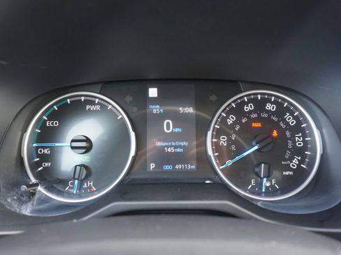 Used 2022 Toyota RAV4 LE AWD/4WD image 5