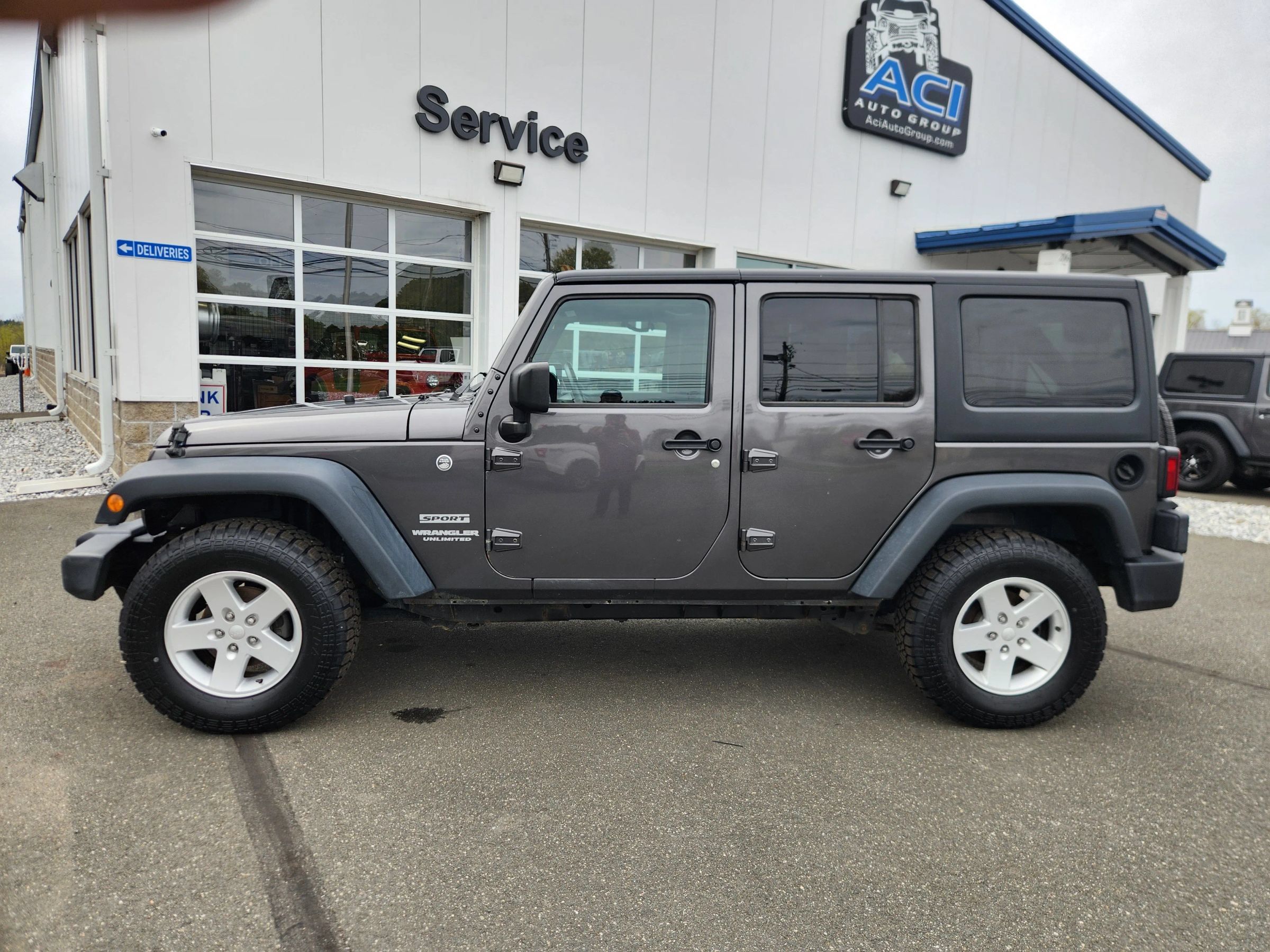 Used 2017 Jeep Wrangler Unlimited Sport w/ Quick Order Package 24S AWD/4WD image 21