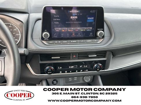 Used 2025 Nissan Rogue SV image 24