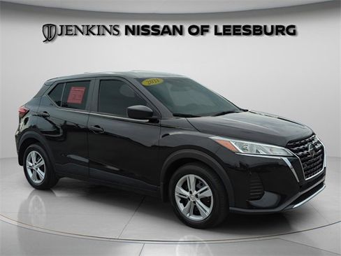 Certified 2021 Nissan Kicks S image 9