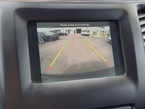 Used 2020 Jeep Cherokee Latitude Plus w/ Cold Weather Group AWD/4WD image 22