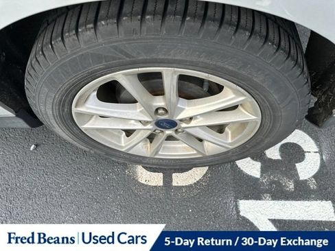 Used 2017 Ford Focus SE FWD image 7