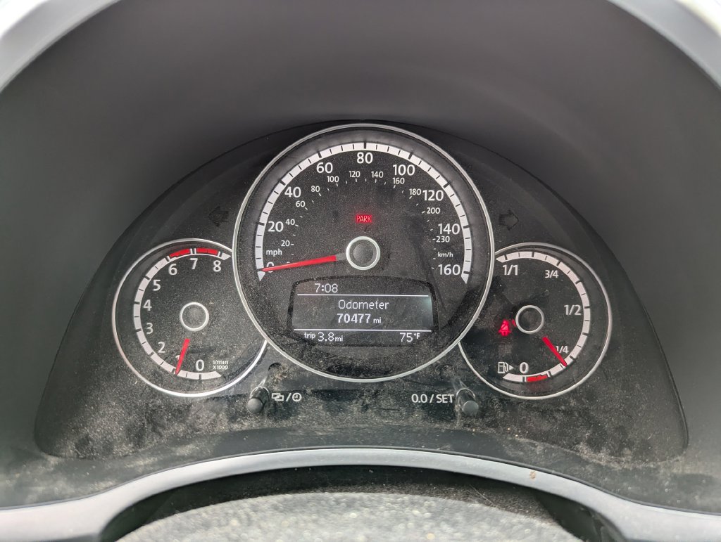 Used 2013 Volkswagen Beetle 2.0T FWD image 4