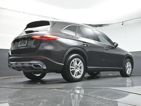 Used 2025 Mercedes-Benz GLC 300 image 38