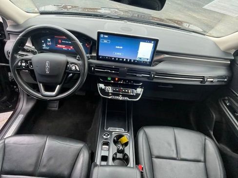 Used 2023 Lincoln Corsair Reserve w/ Equipment Group 201A image 8