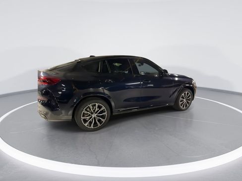 New 2026 BMW X6 xDrive40i w/ Climate Comfort Package image 8