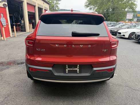 Used 2019 Volvo XC40 T5 Momentum AWD/4WD image 5